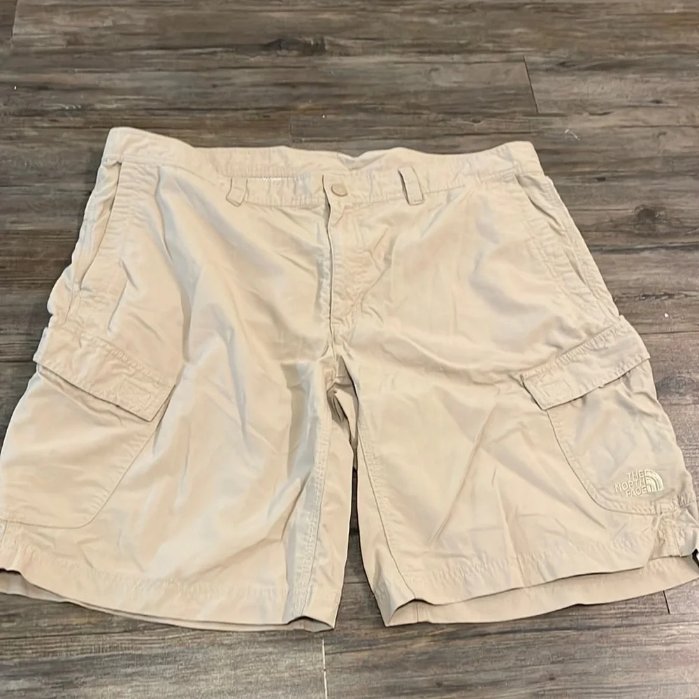 THE North Face Nylon Hiking Shorts Size 40